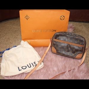 Louis Vuitton Trocadero 27 monogram canvas